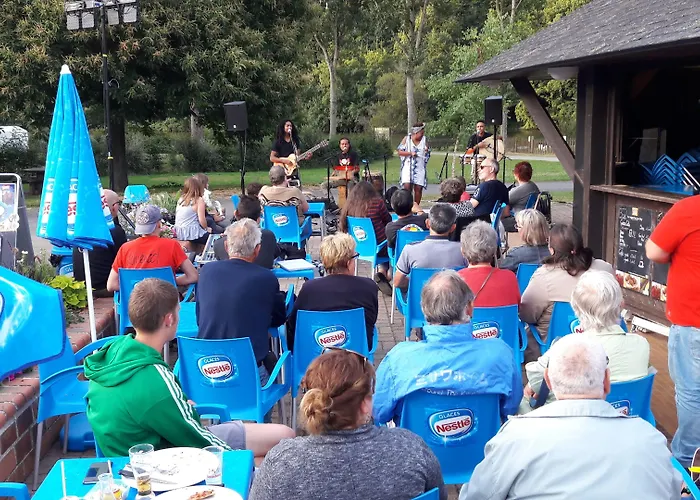 Le Parc De Vaux Hotel Ambrieres Les Vallees